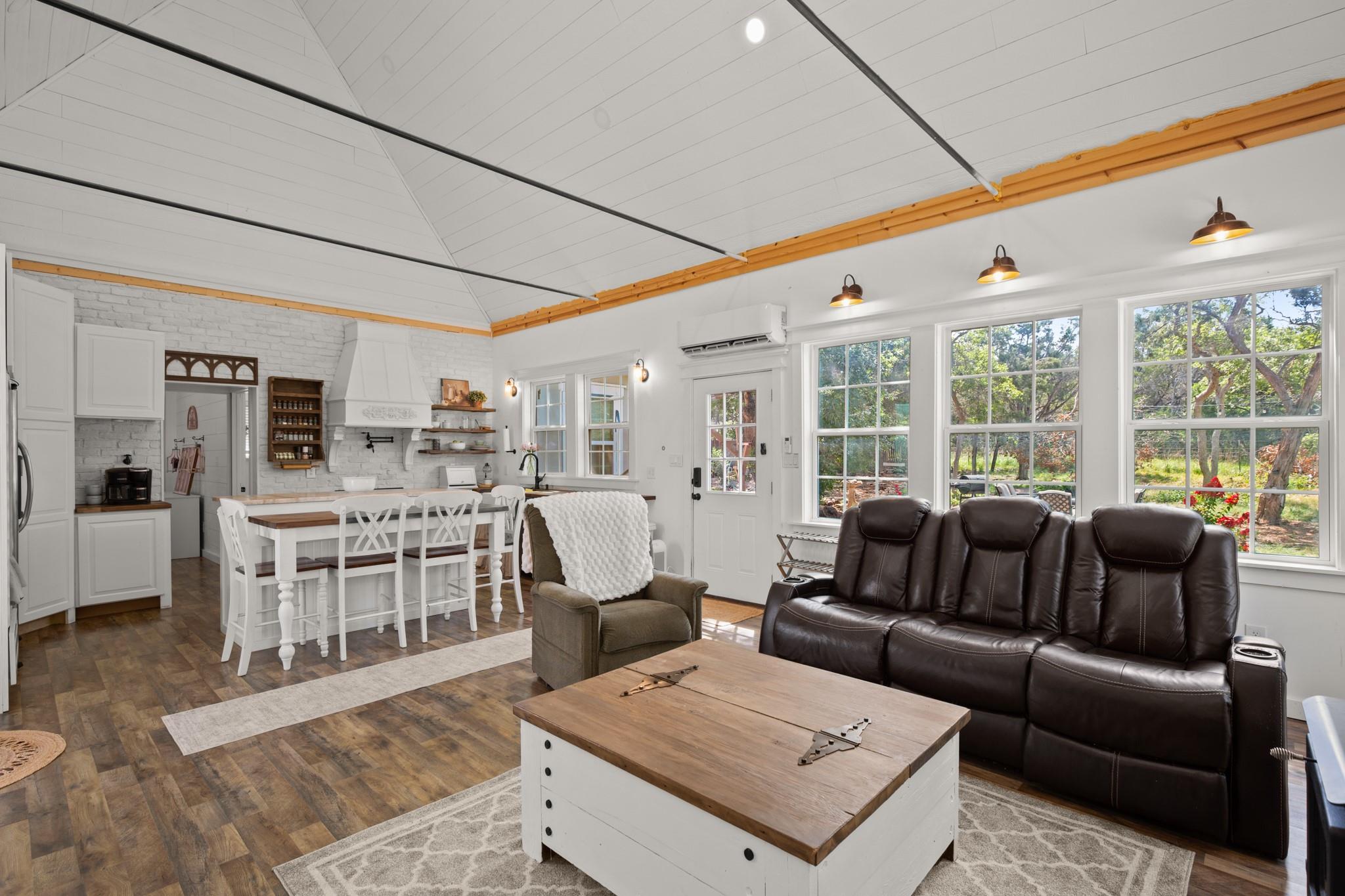 Image 29 of 40 For 320 Pecan 3  