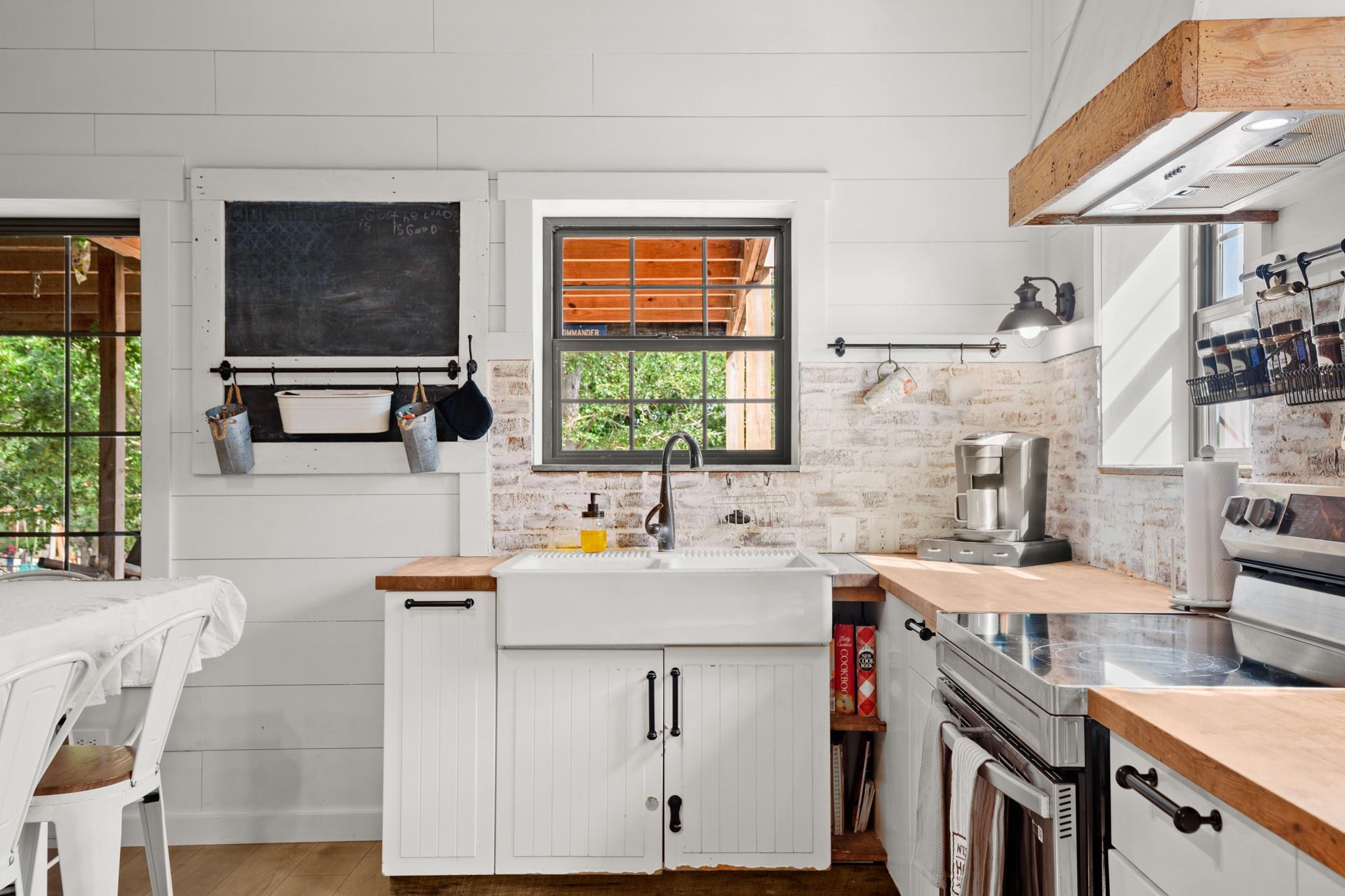 Image 4 of 40 For 320 Pecan 3  