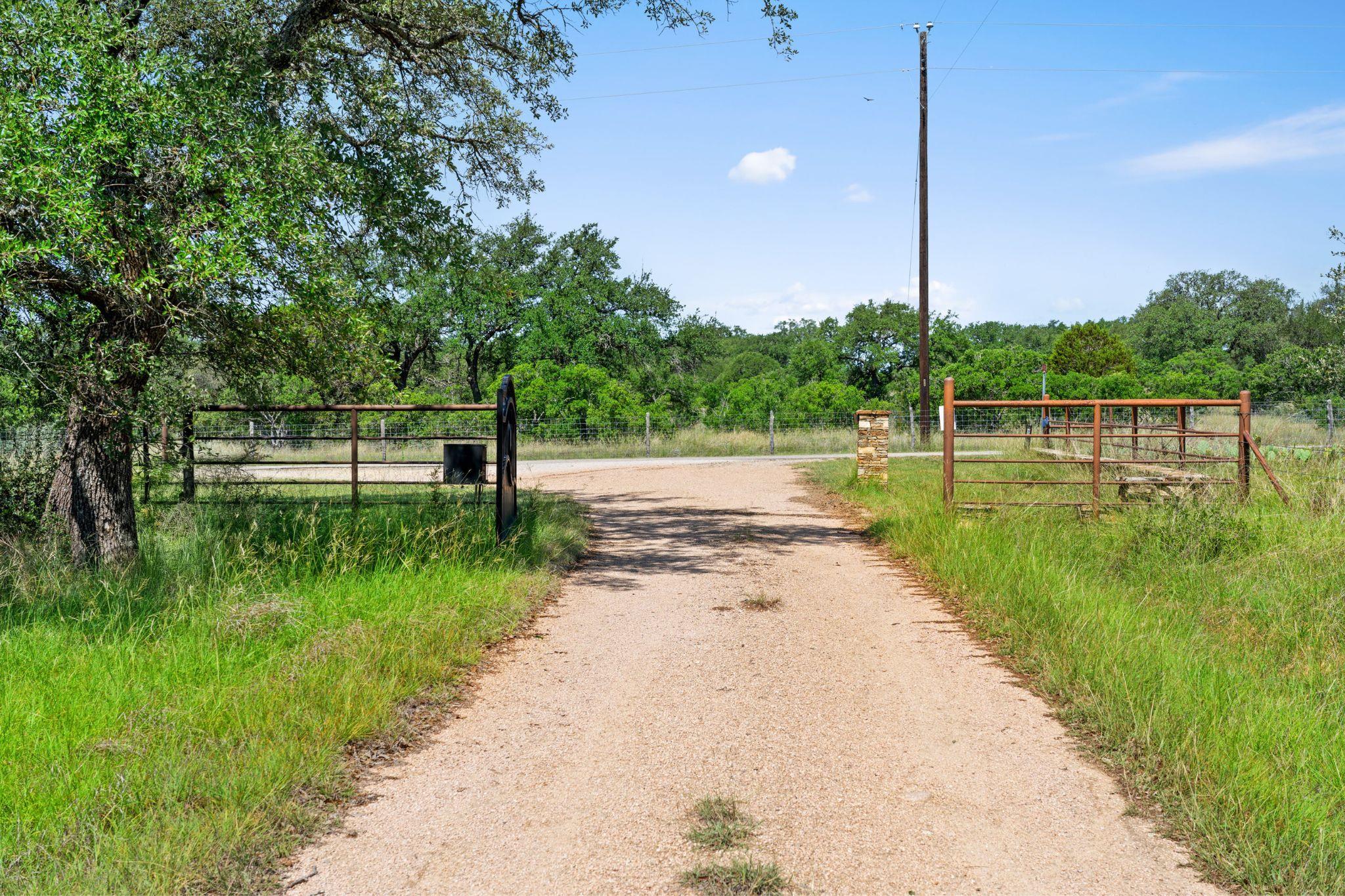 Image 33 of 37 For 620 Rio Vista Rd