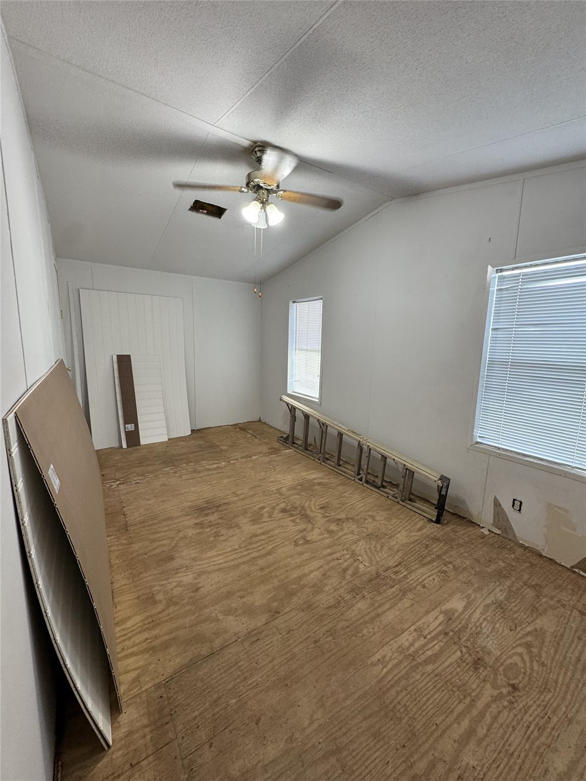 Image 7 of 15 For 1001 Merinel Ln