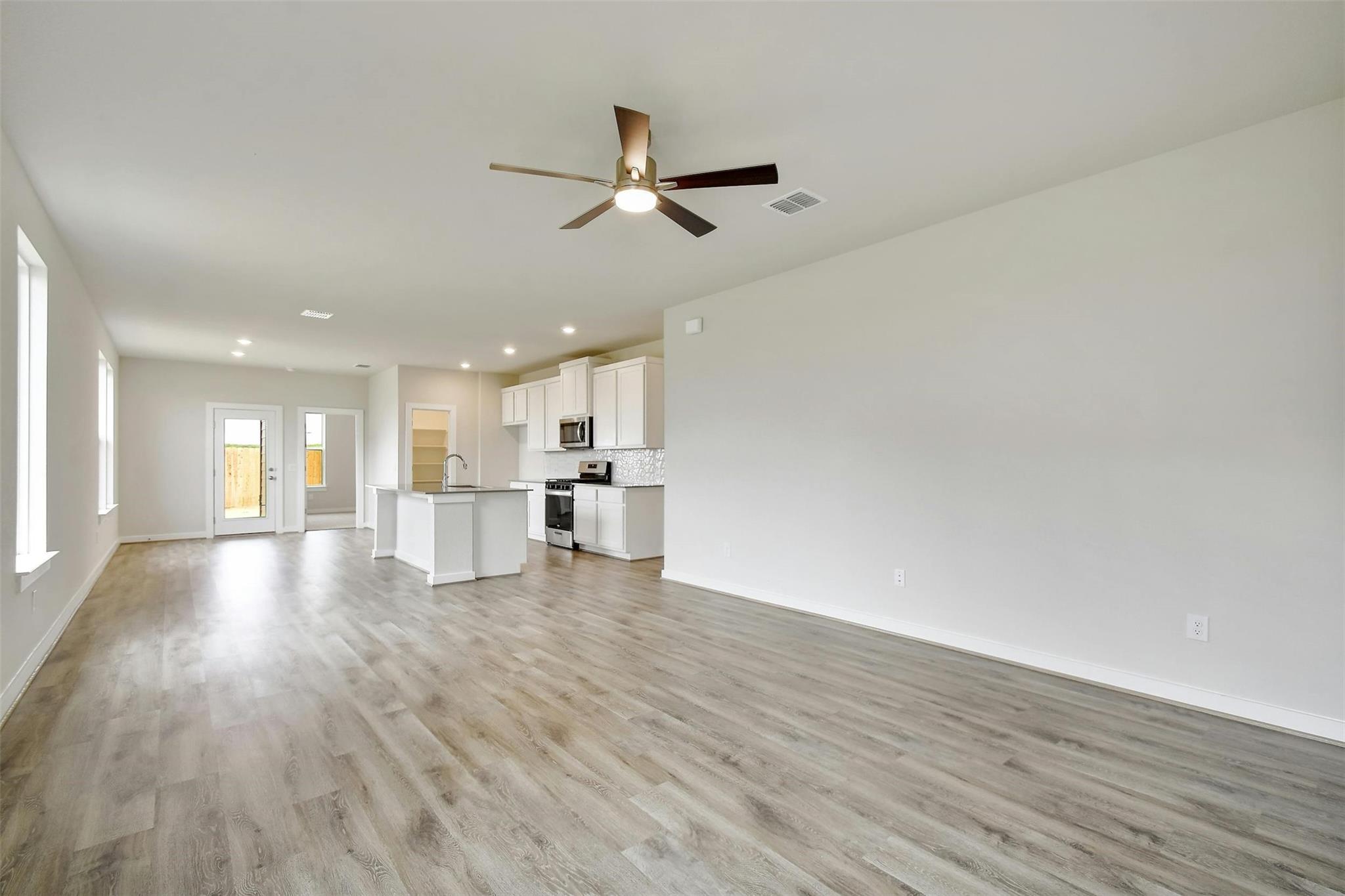 Image 4 of 14 For 1616 Big Sur Dr