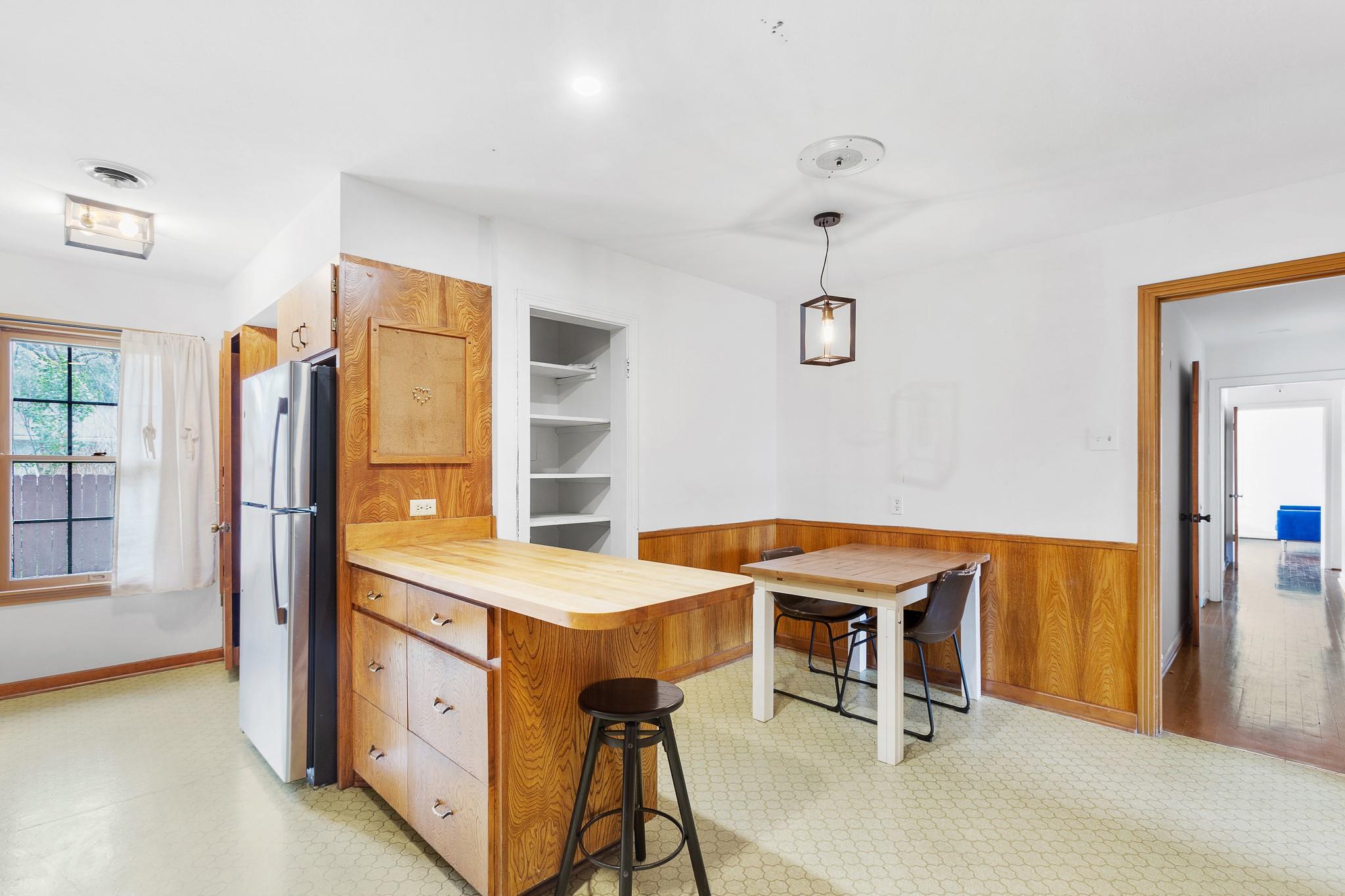 Image 12 of 40 For 803 Peach St