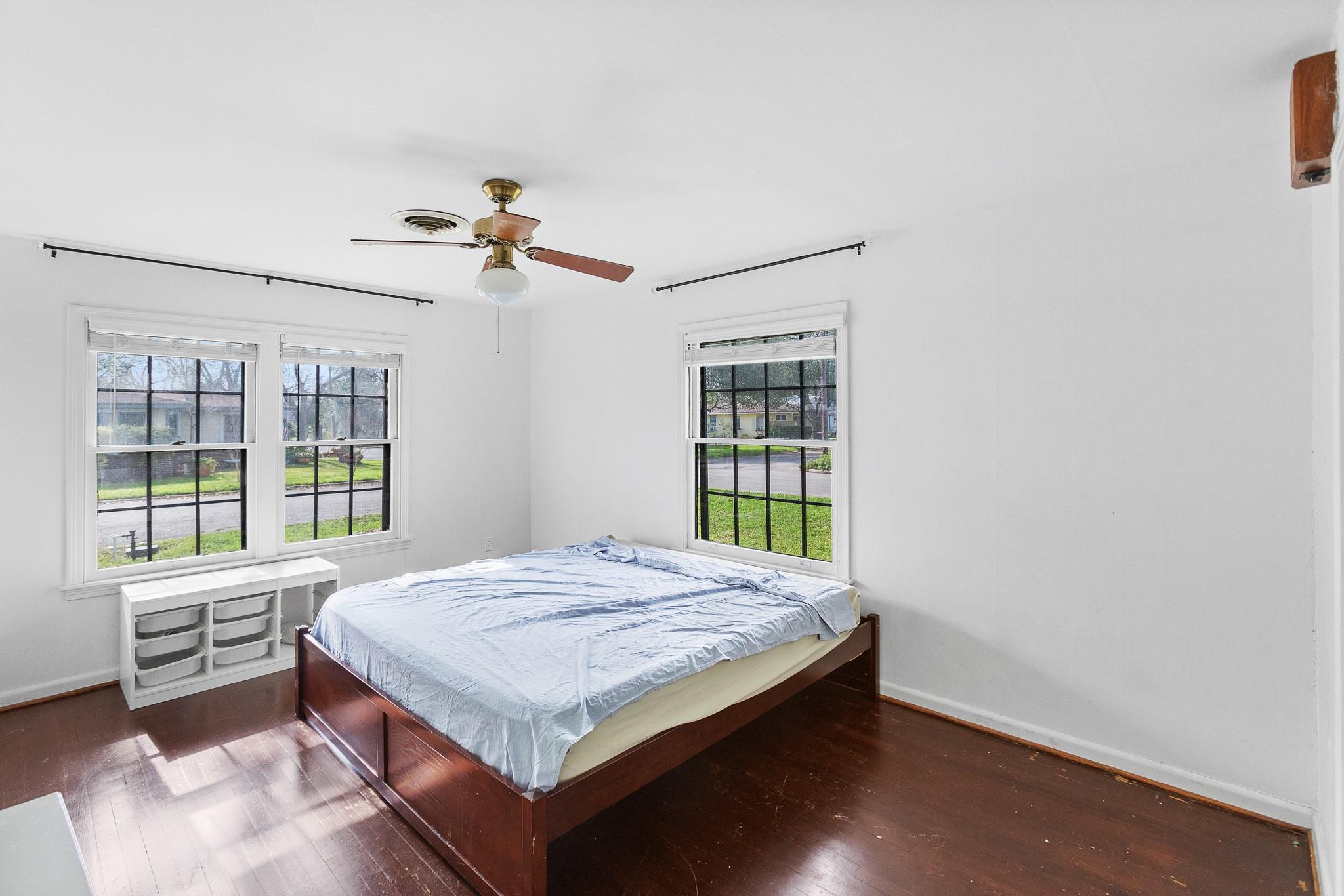 Image 22 of 40 For 803 Peach St