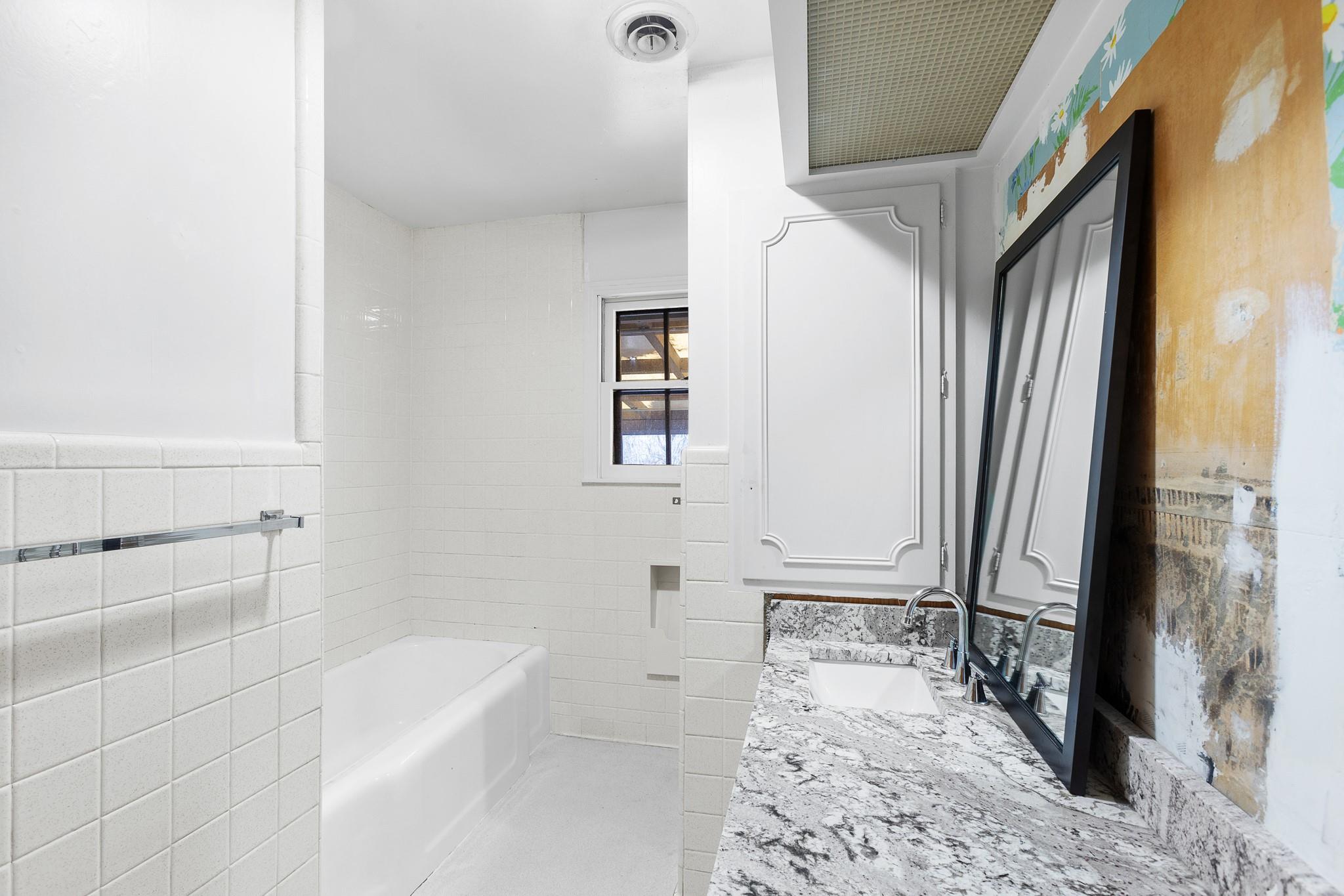 Image 26 of 40 For 803 Peach St