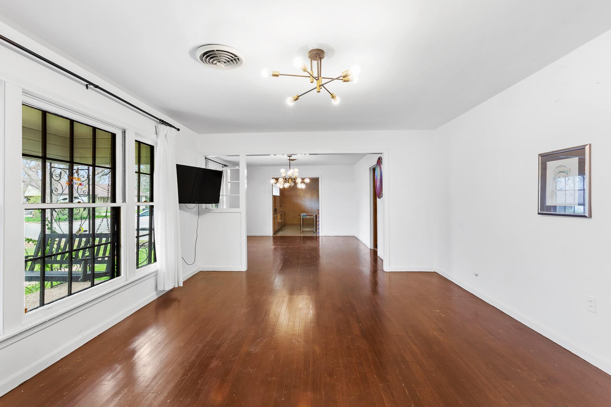 Image 4 of 40 For 803 Peach St