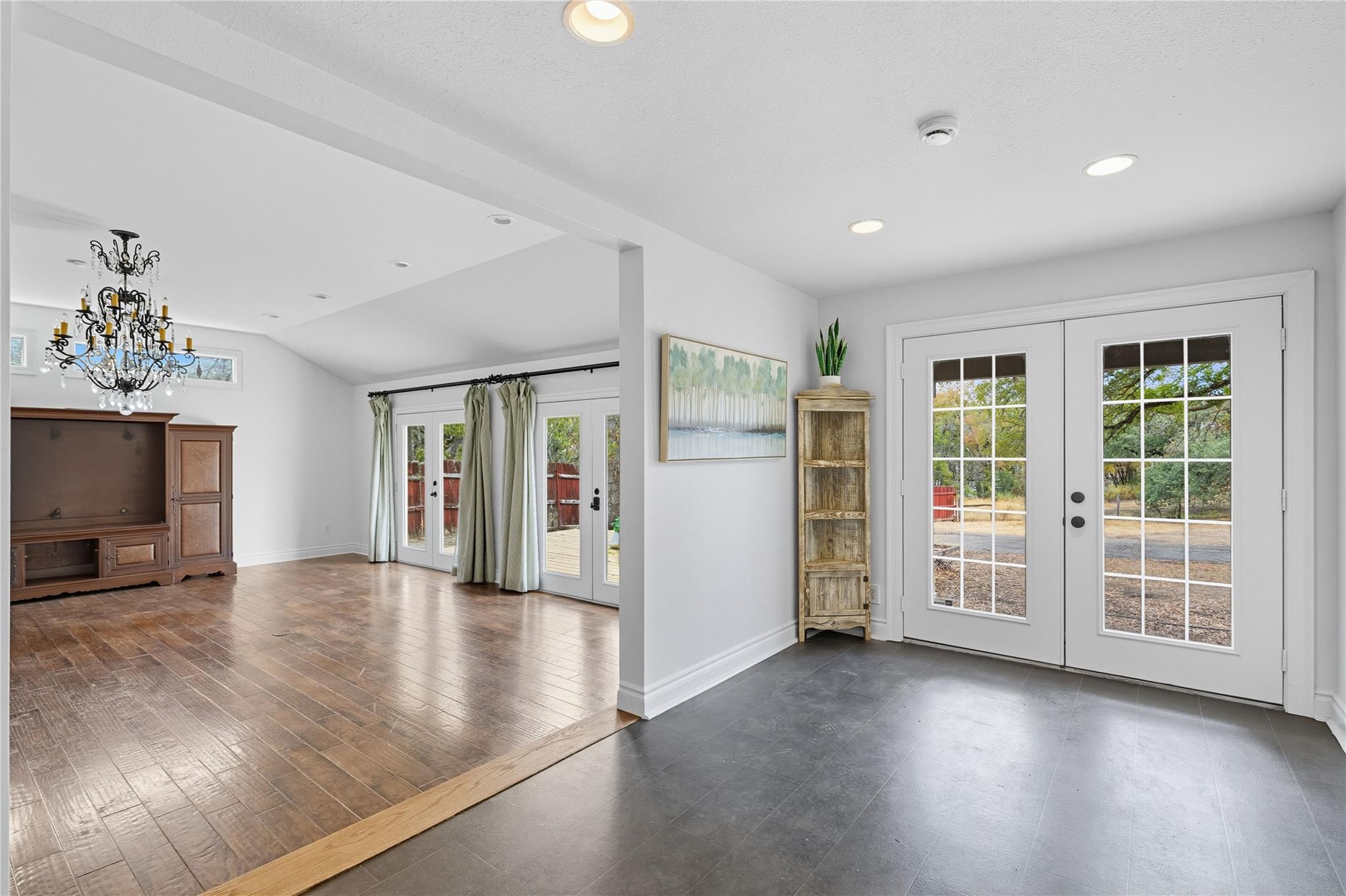 Image 12 of 35 For 3003 Burleson Rd