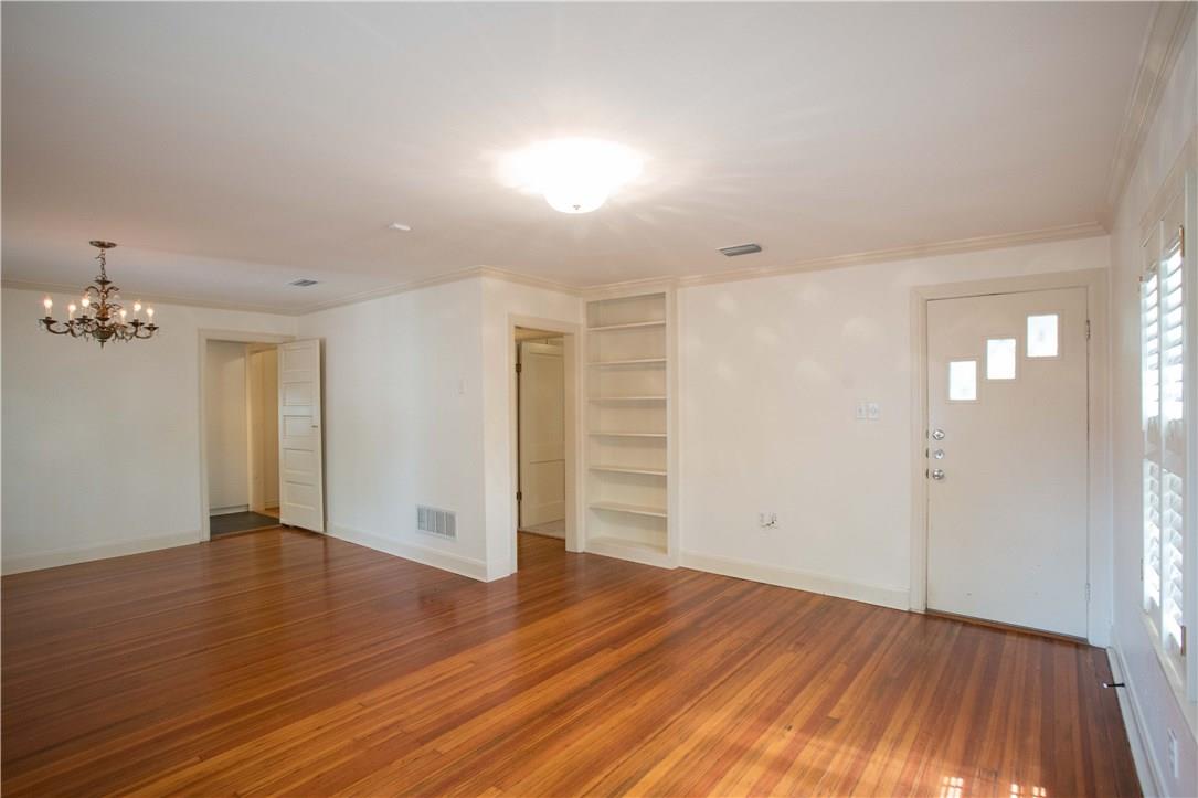 Image 19 of 35 For 3003 Burleson Rd