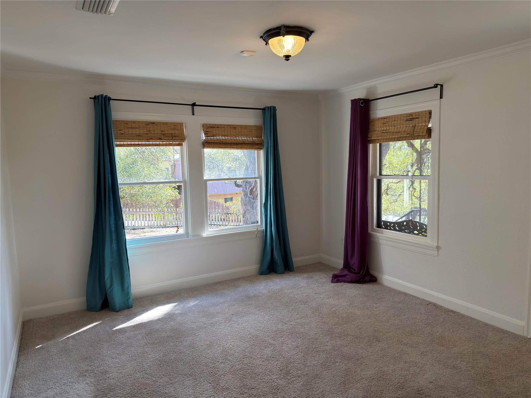 Image 21 of 35 For 3003 Burleson Rd