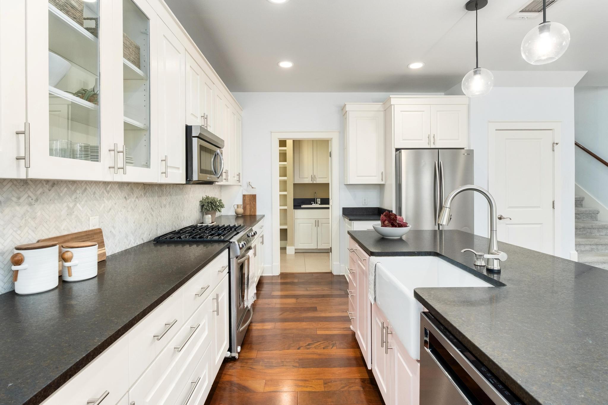 Image 11 of 32 For 3612 Oakmont Blvd