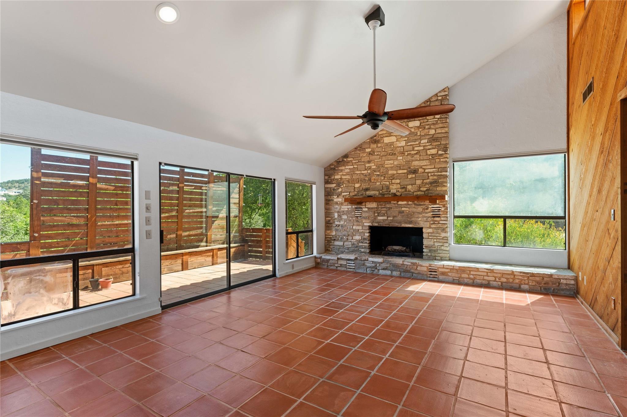 Image 10 of 33 For 789 Barbara Dr