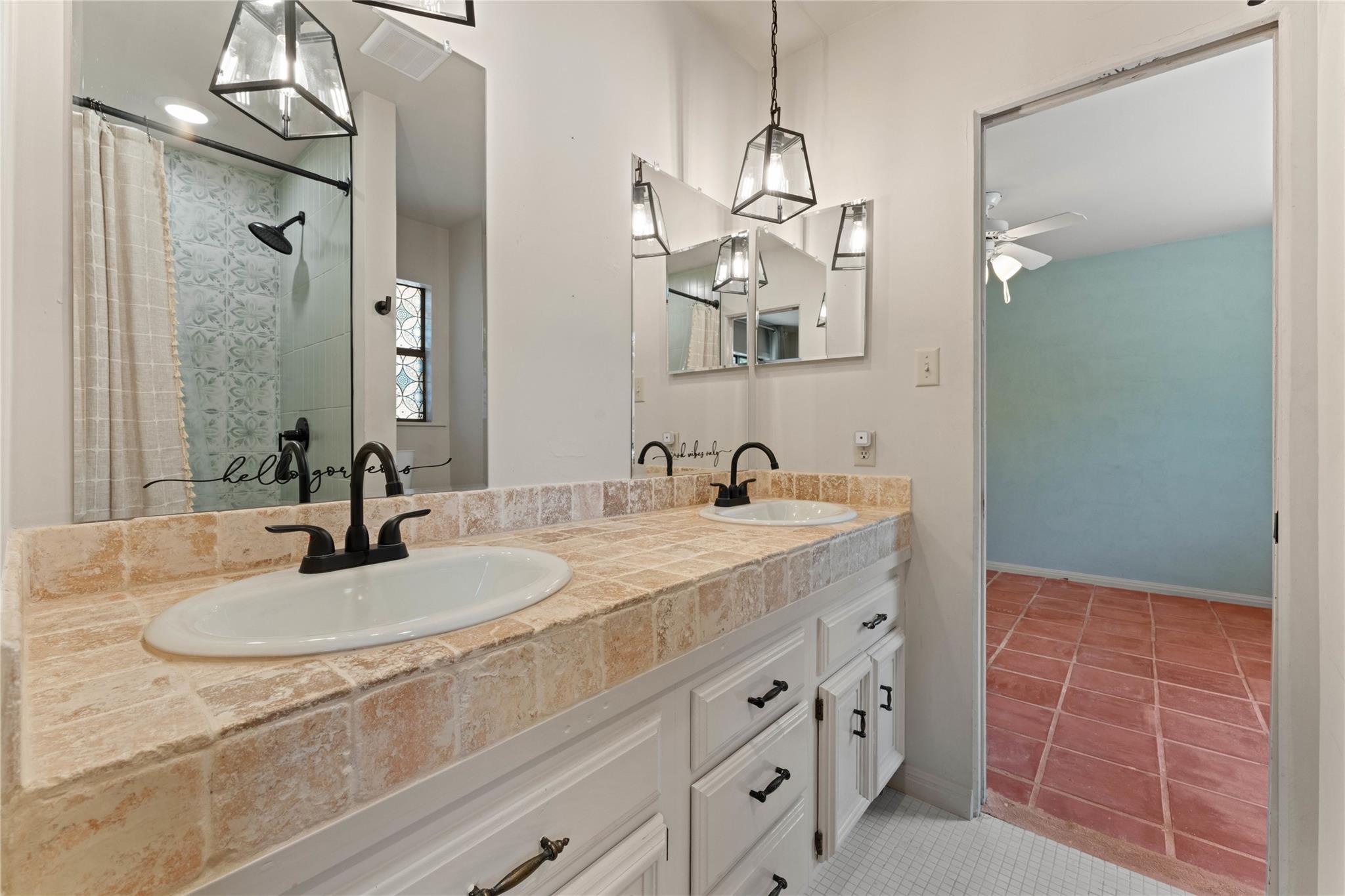 Image 12 of 33 For 789 Barbara Dr