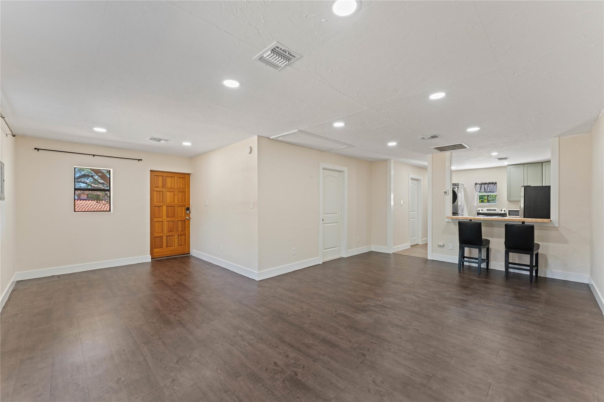 Image 17 of 33 For 789 Barbara Dr