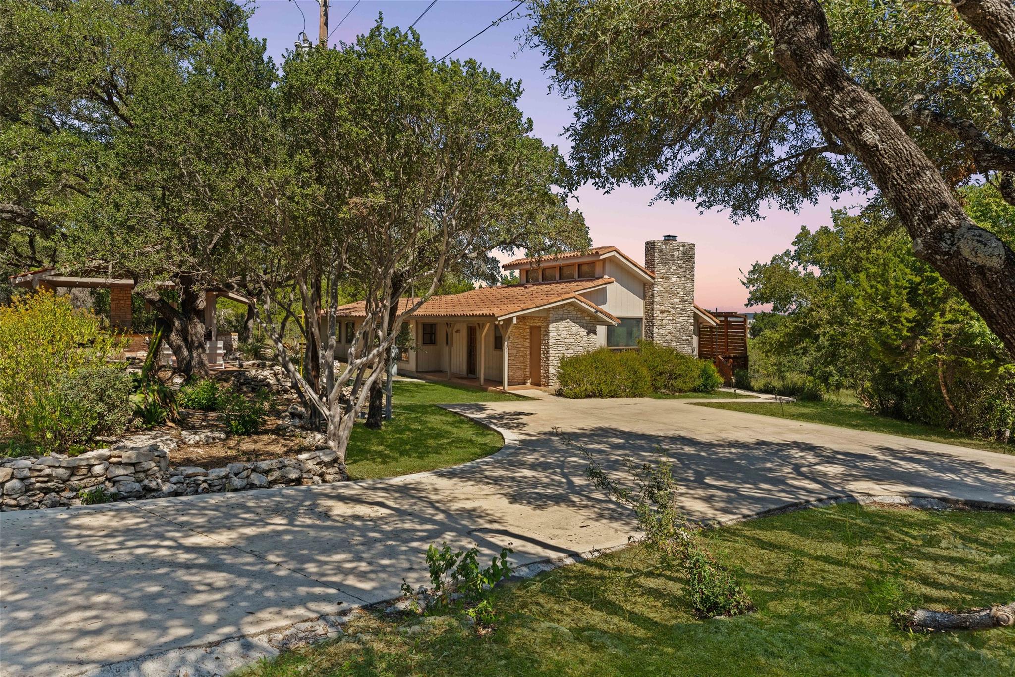 Image 23 of 33 For 789 Barbara Dr