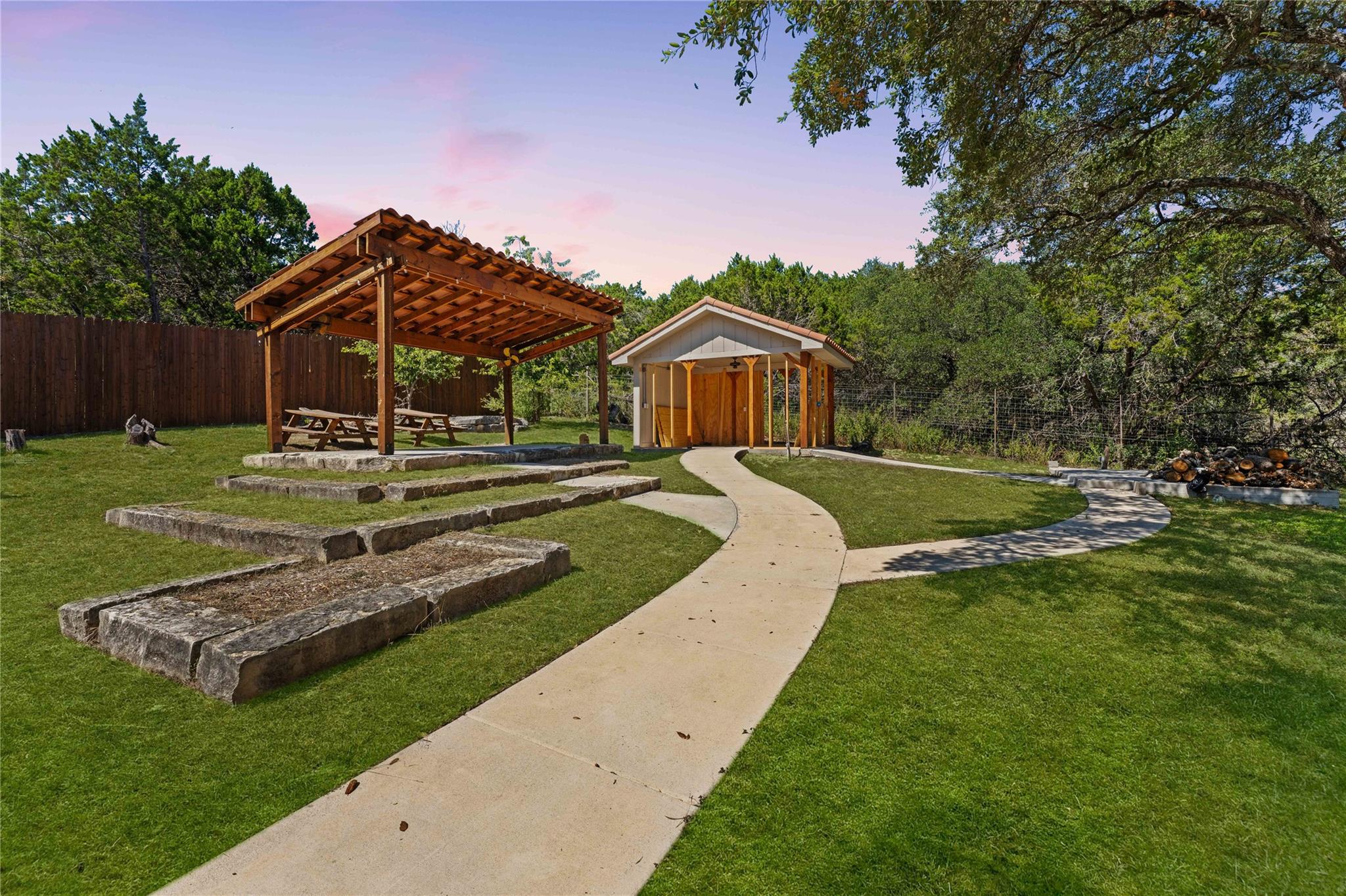 Image 30 of 33 For 789 Barbara Dr