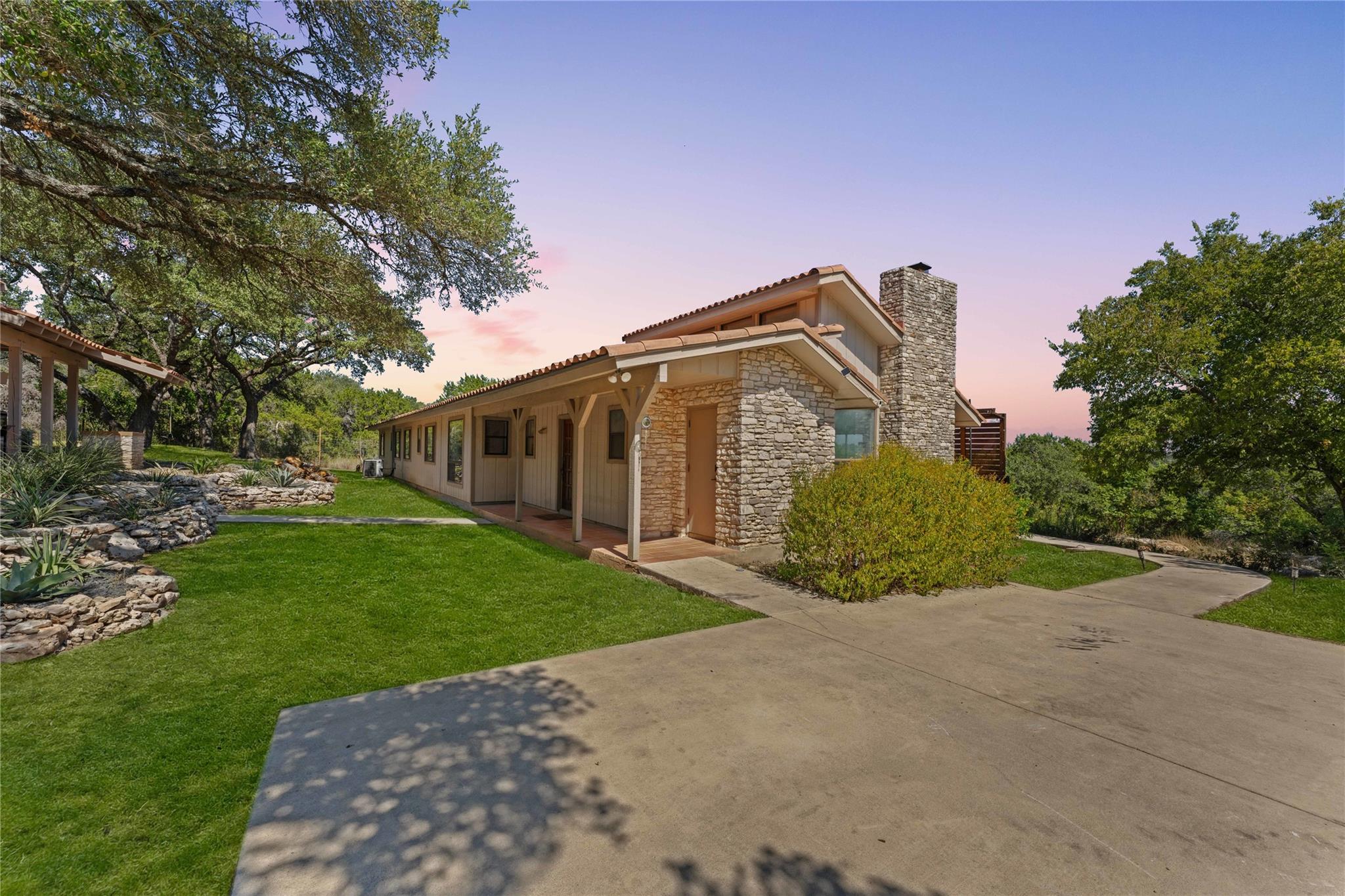 Image 8 of 33 For 789 Barbara Dr