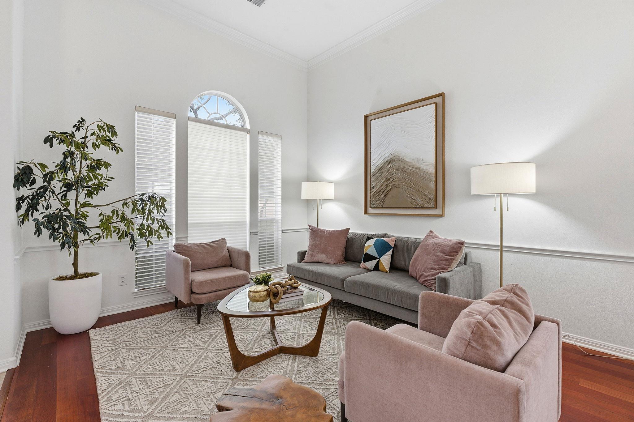 Image 3 of 40 For 10201 Dianella Ln