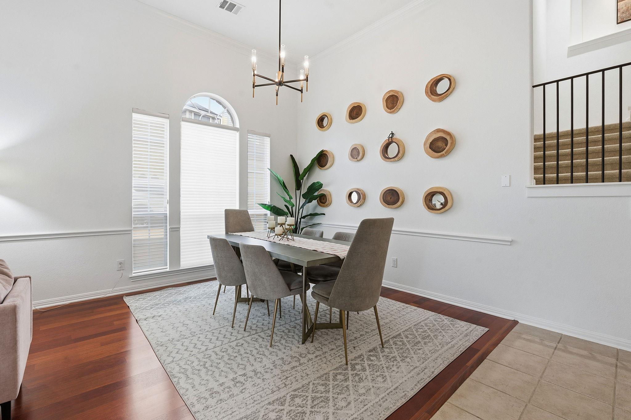 Image 4 of 40 For 10201 Dianella Ln