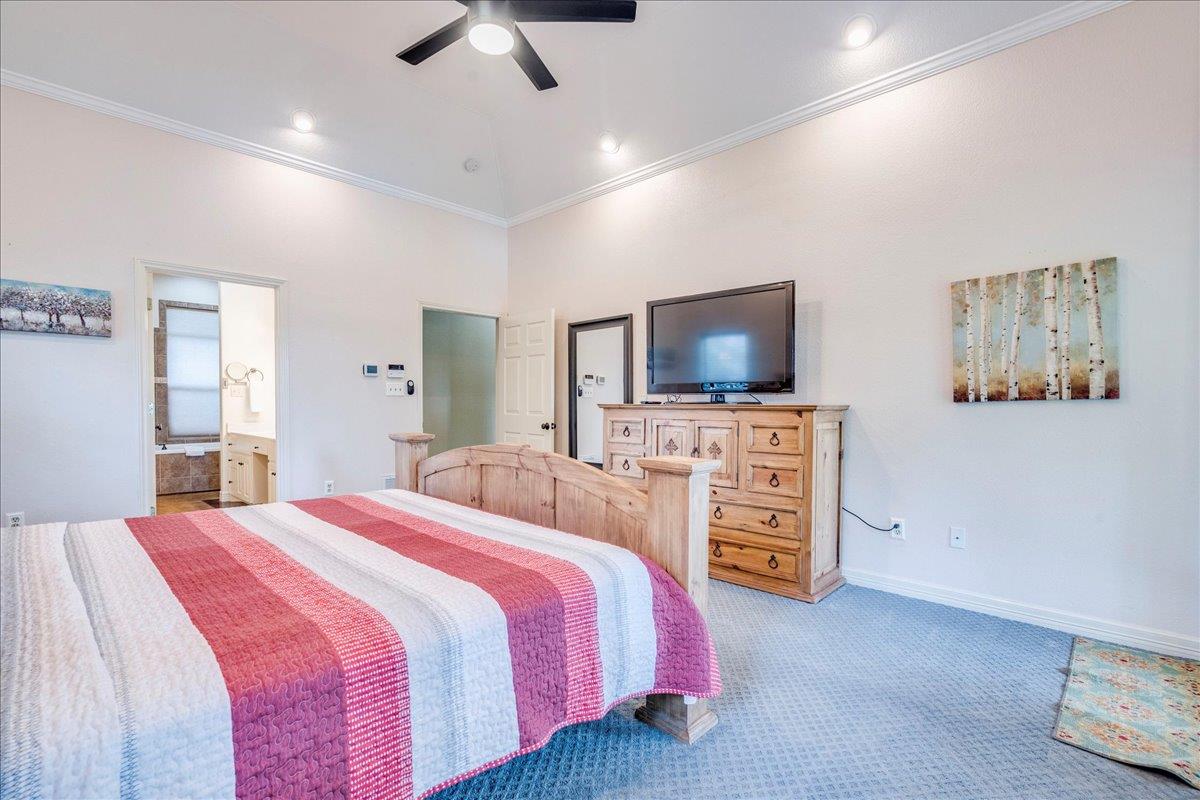 Image 18 of 39 For 302 Guadalupe River Dr