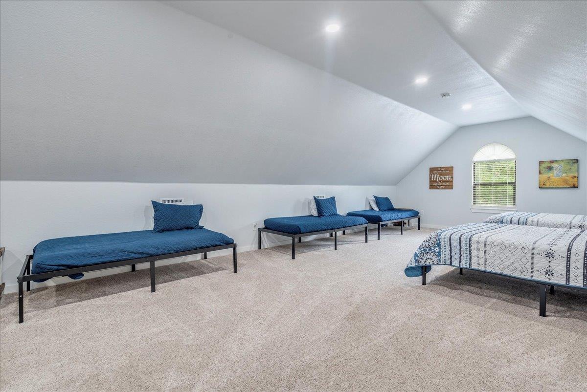 Image 26 of 39 For 302 Guadalupe River Dr