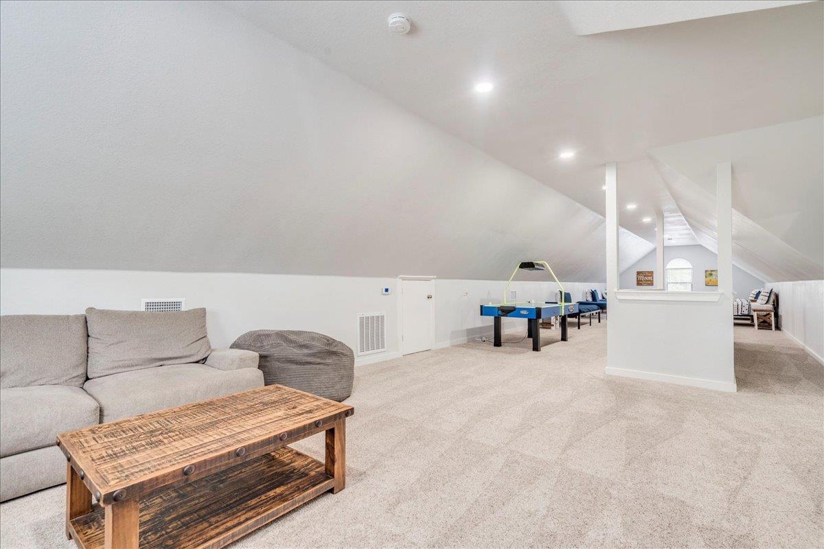 Image 28 of 39 For 302 Guadalupe River Dr