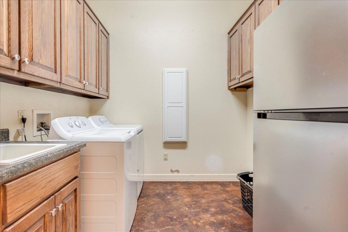 Image 30 of 39 For 302 Guadalupe River Dr