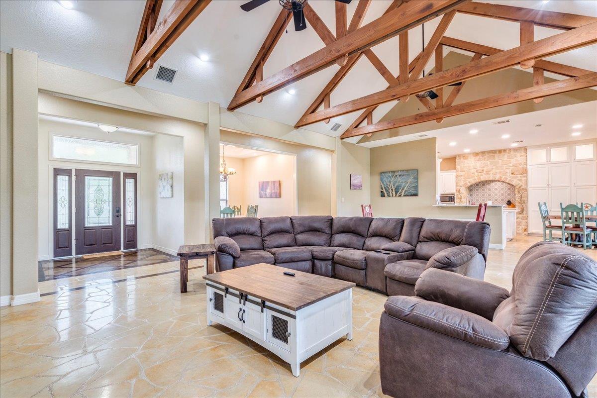 Image 8 of 39 For 302 Guadalupe River Dr