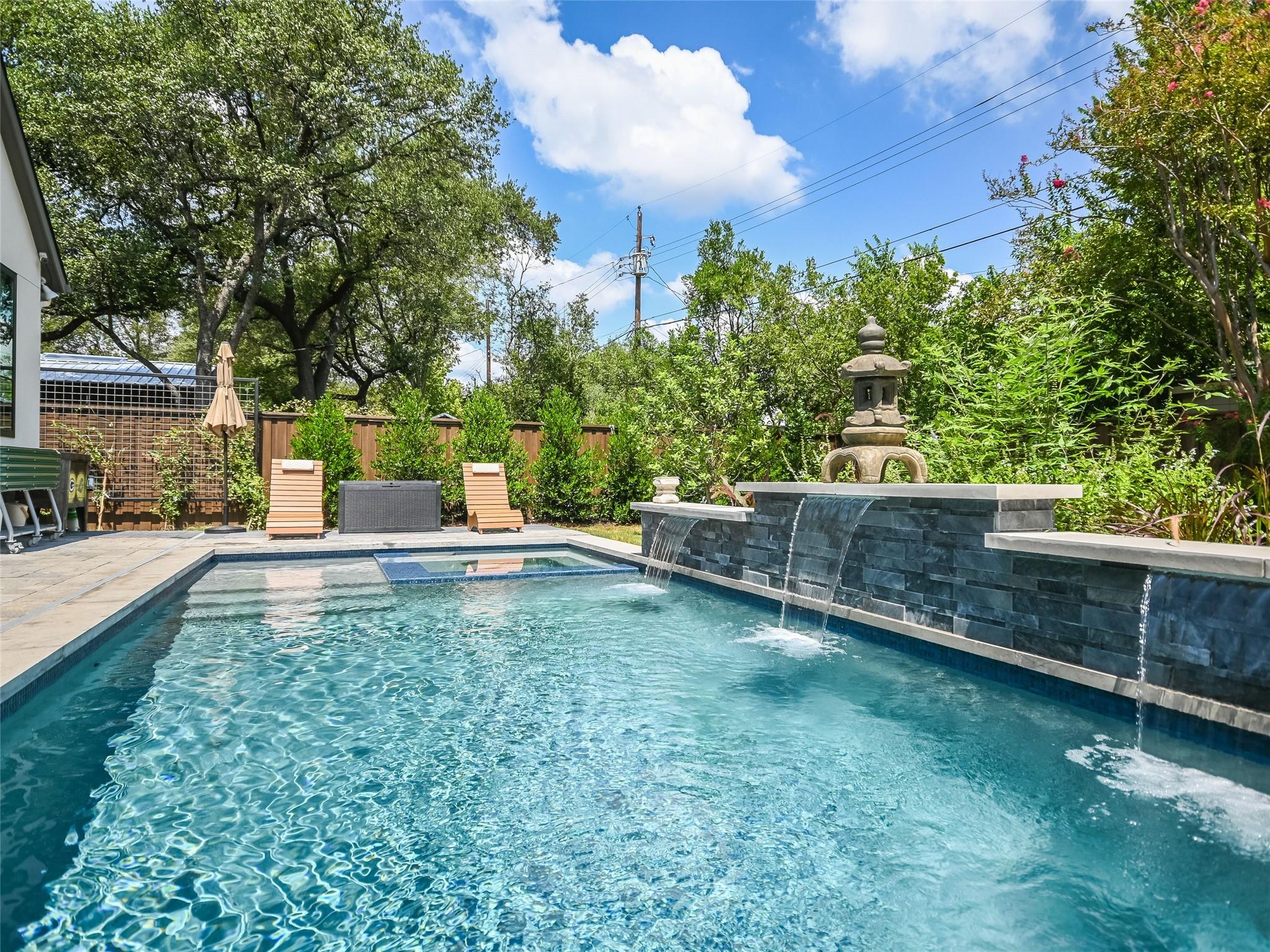 Image 19 of 26 For 2604 Addison Ave