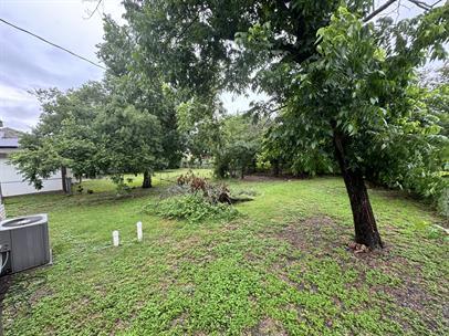 Details for 415 Doak St , Taylor, TX 76574