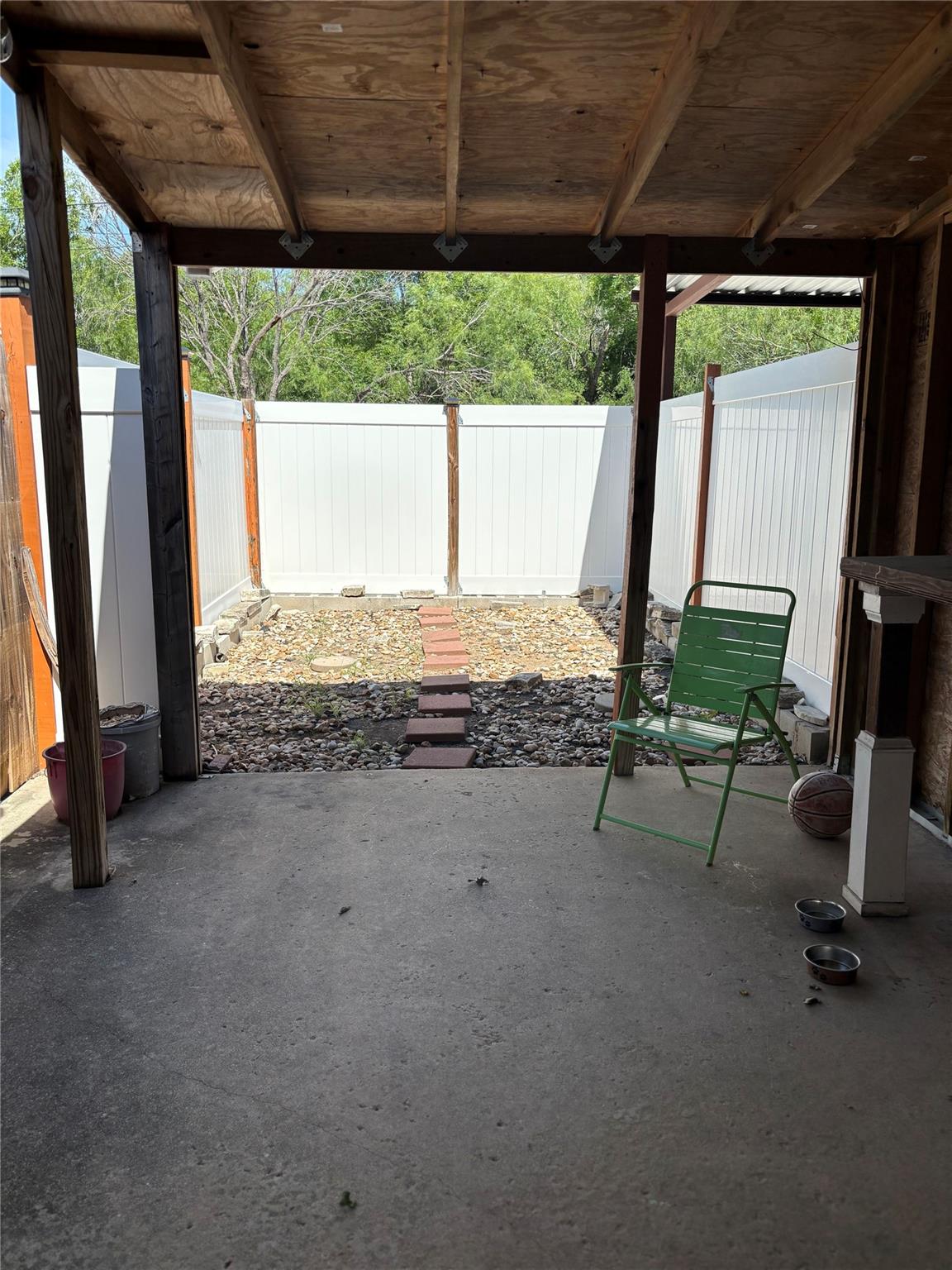 Image 14 of 17 For 11414 Spring Trail St