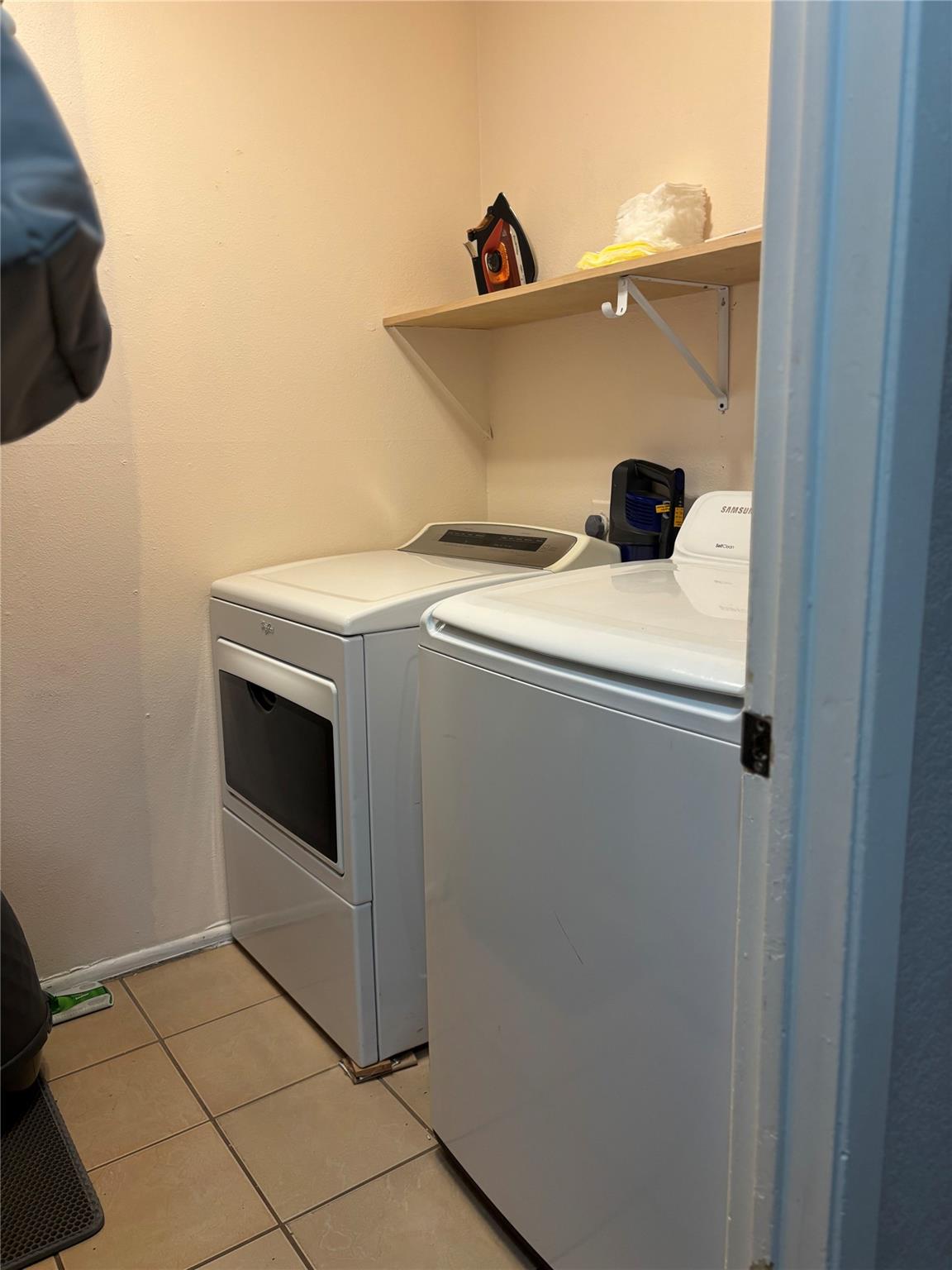 Image 7 of 17 For 11414 Spring Trail St