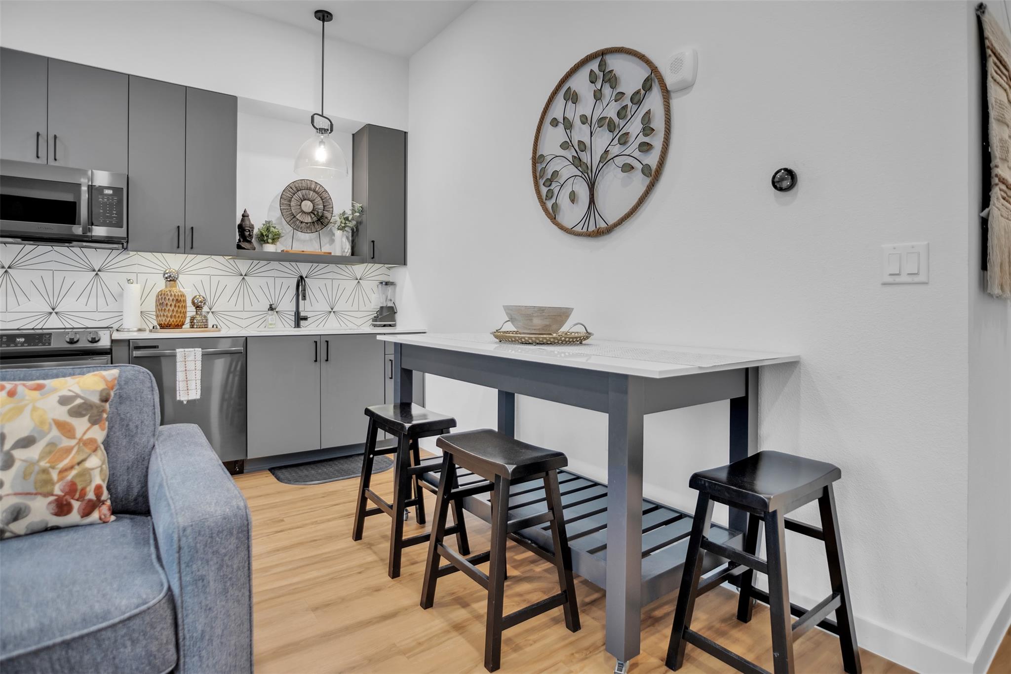 Image 6 of 15 For 2165 Gabriels Place Pl 1105