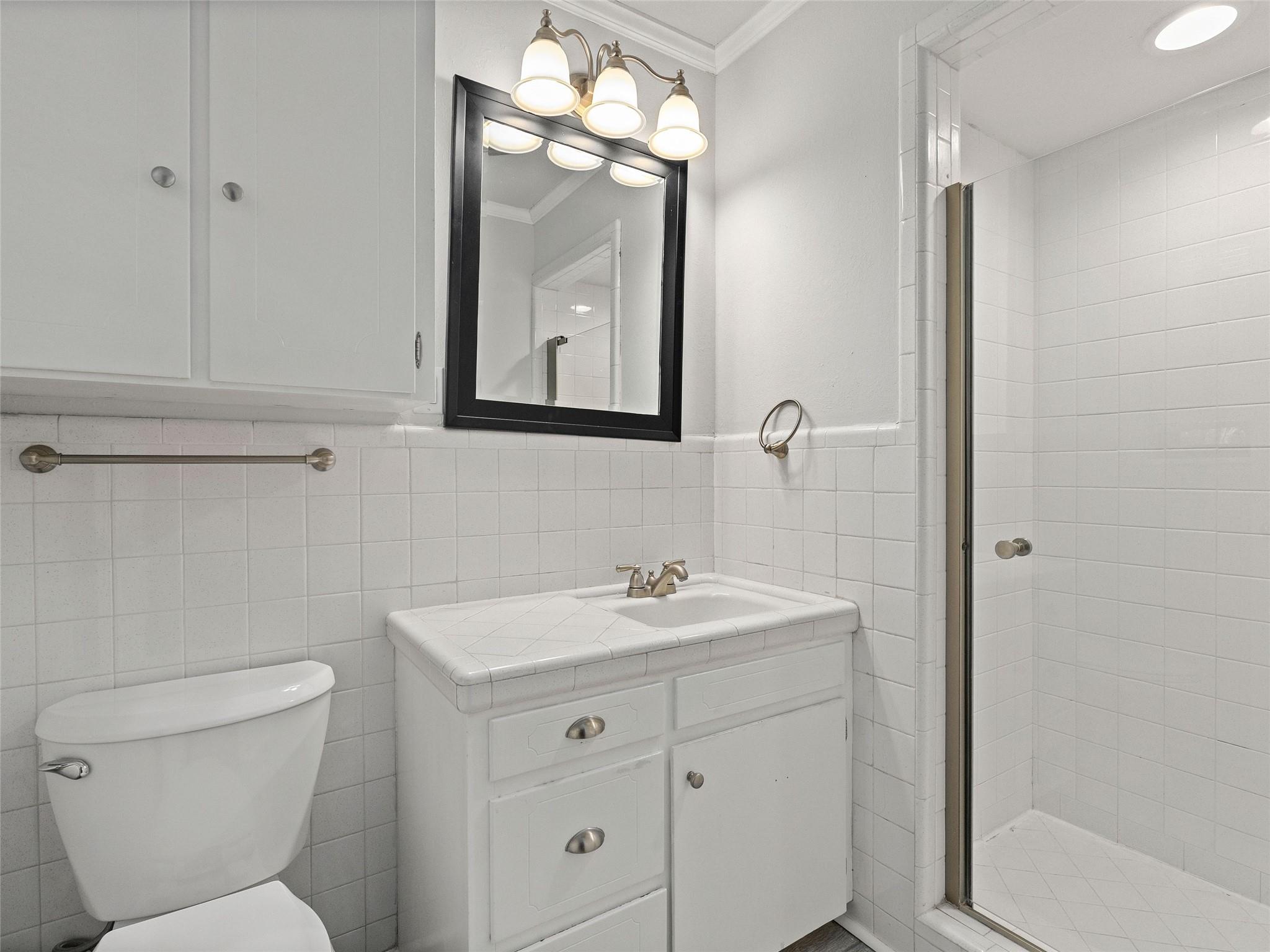 Image 17 of 39 For 91 Ohio Ave 