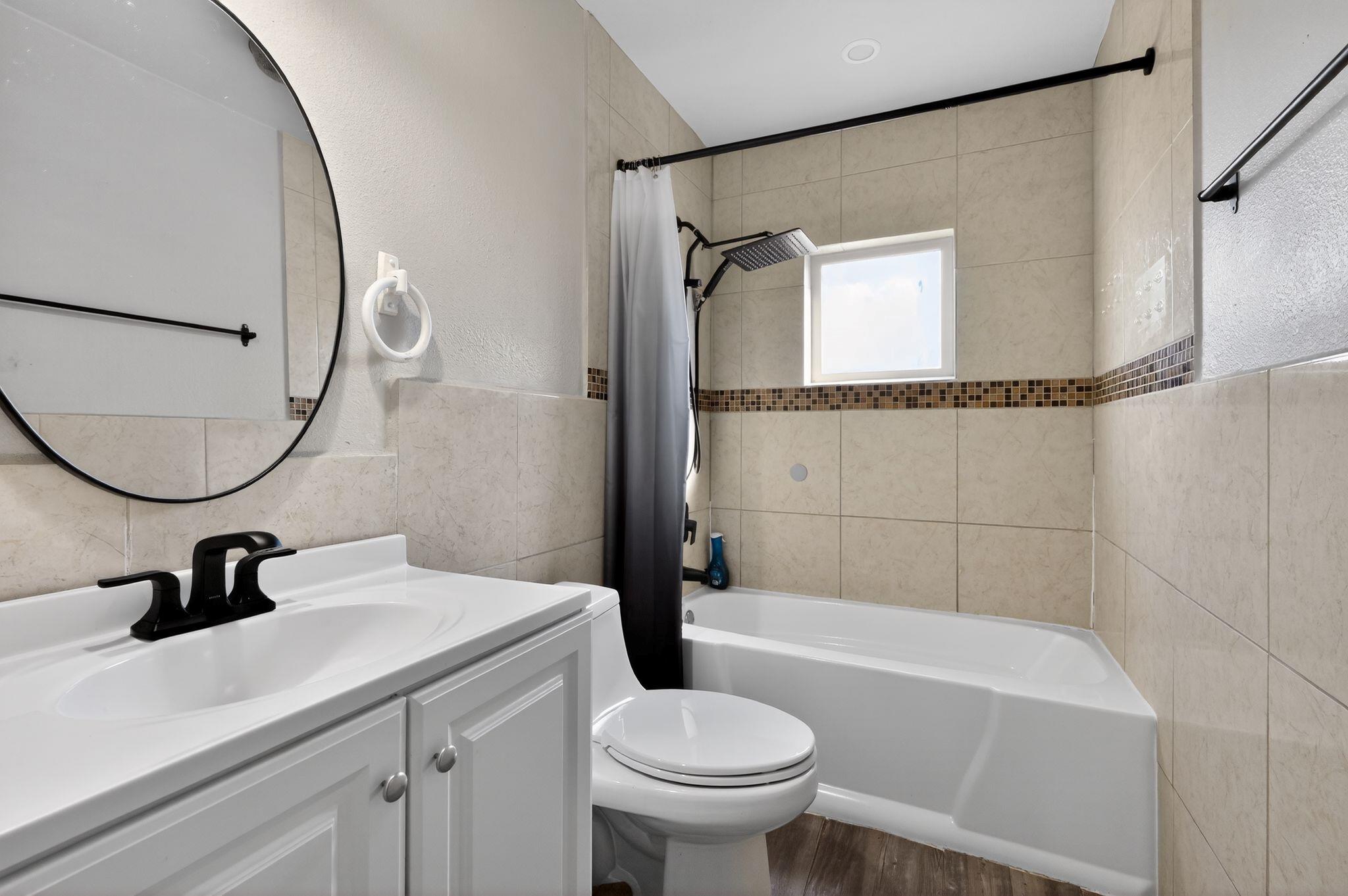 Image 4 of 10 For 220 Mockingbird Ln