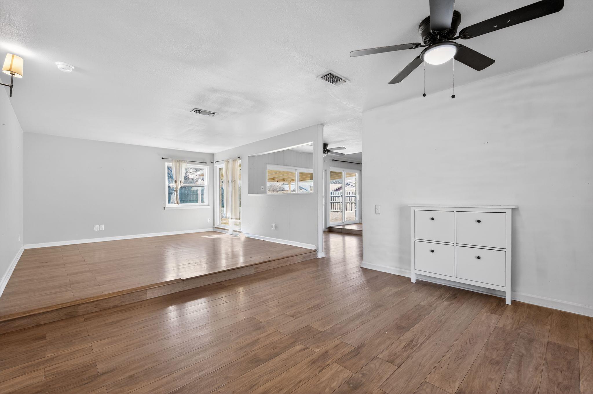 Image 7 of 10 For 220 Mockingbird Ln