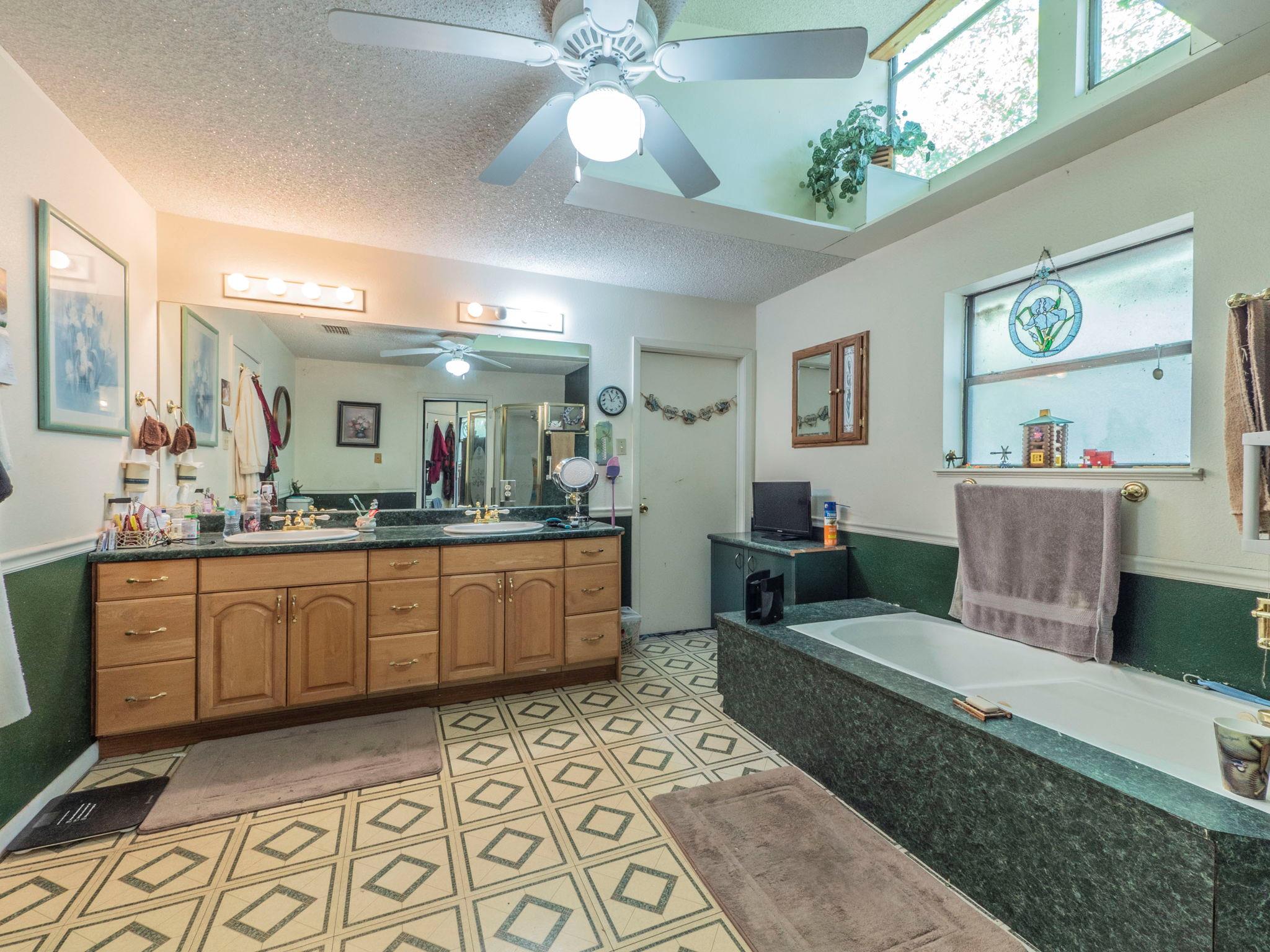 Image 8 of 24 For 1323 Fm 1966