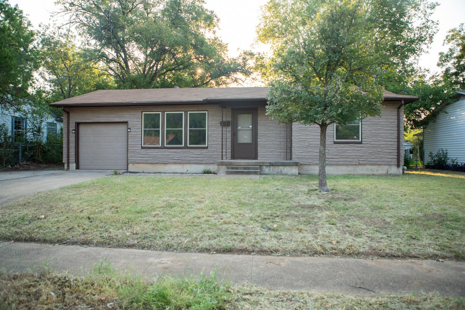 Image 3 of 20 For 408 Goodnight Dr