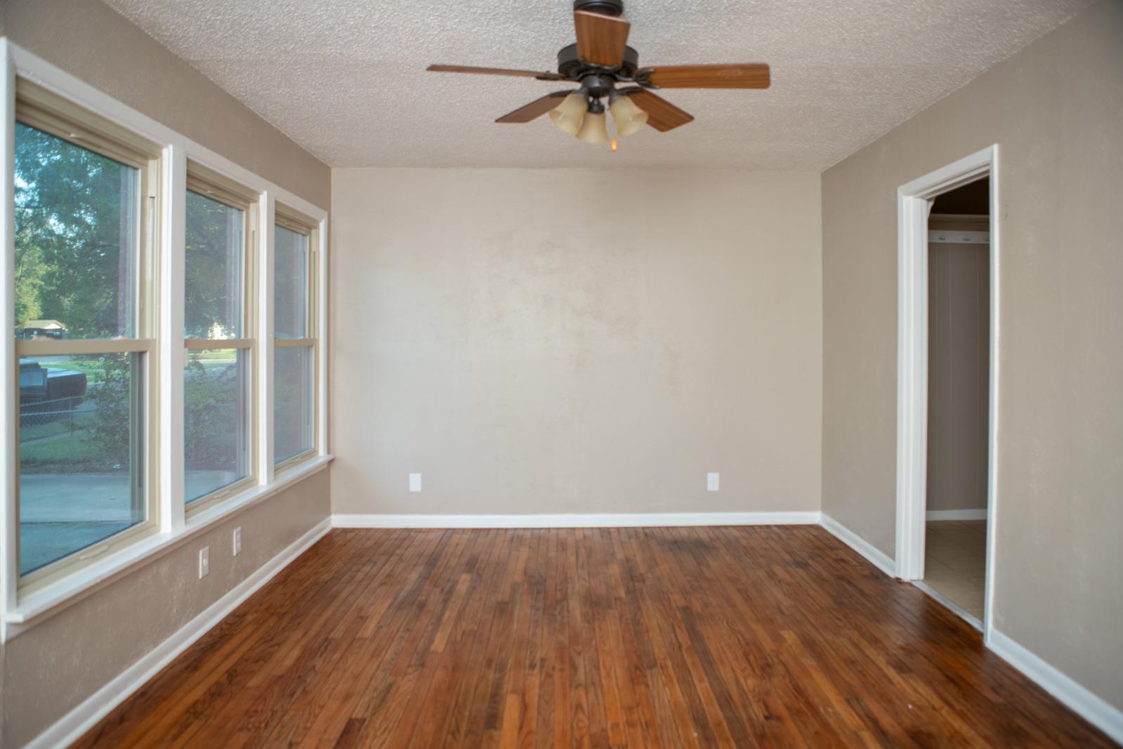 Image 5 of 20 For 408 Goodnight Dr