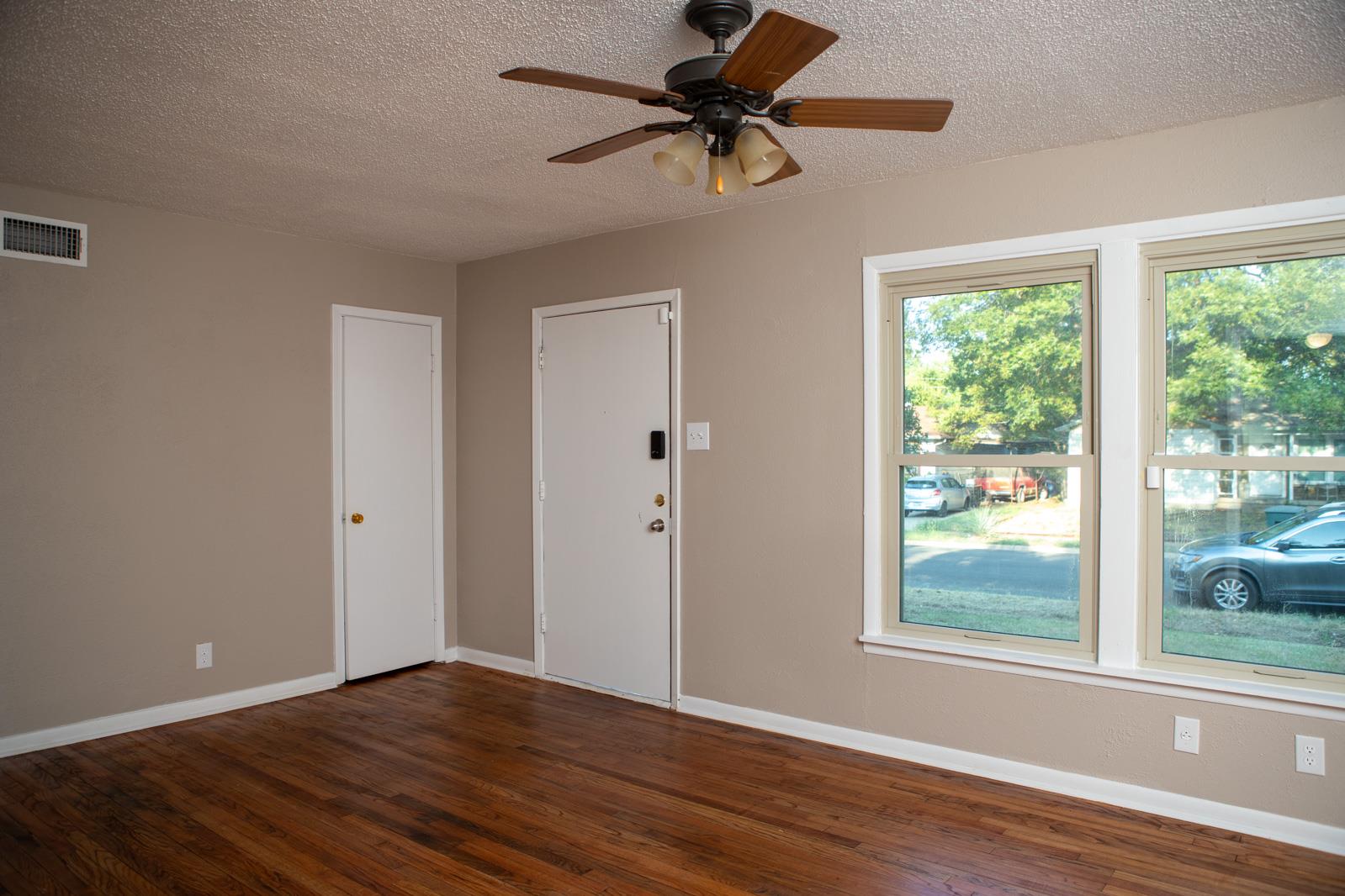 Image 6 of 20 For 408 Goodnight Dr