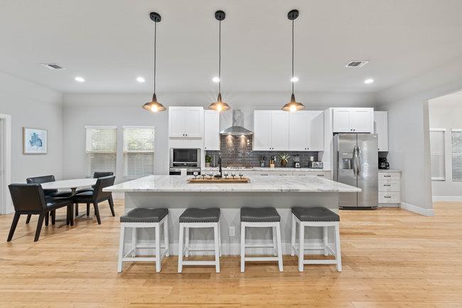 Image 11 of 31 For 422 Woodlawn Ave