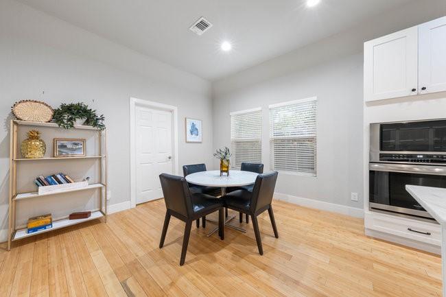 Image 16 of 31 For 422 Woodlawn Ave