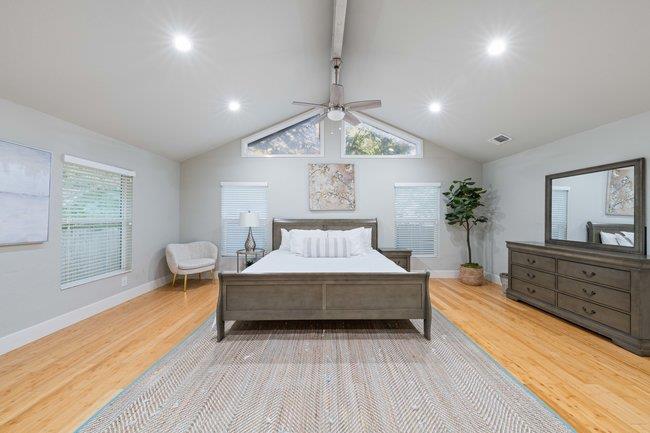 Image 19 of 31 For 422 Woodlawn Ave