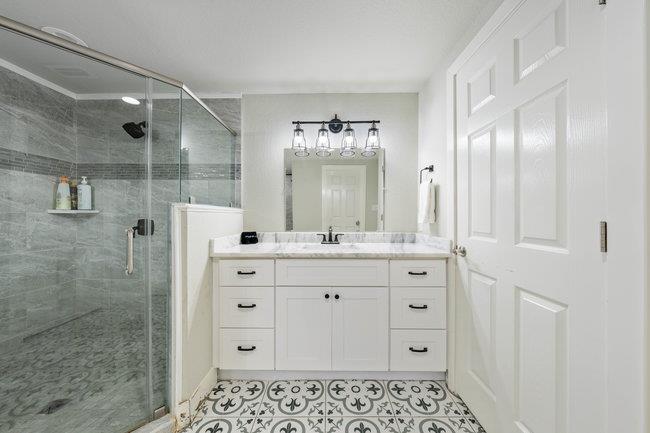 Image 23 of 31 For 422 Woodlawn Ave