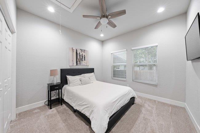 Image 24 of 31 For 422 Woodlawn Ave