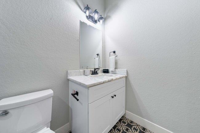 Image 25 of 31 For 422 Woodlawn Ave