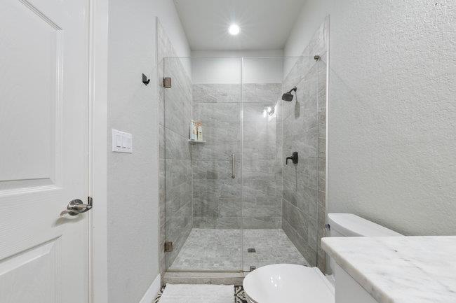 Image 26 of 31 For 422 Woodlawn Ave