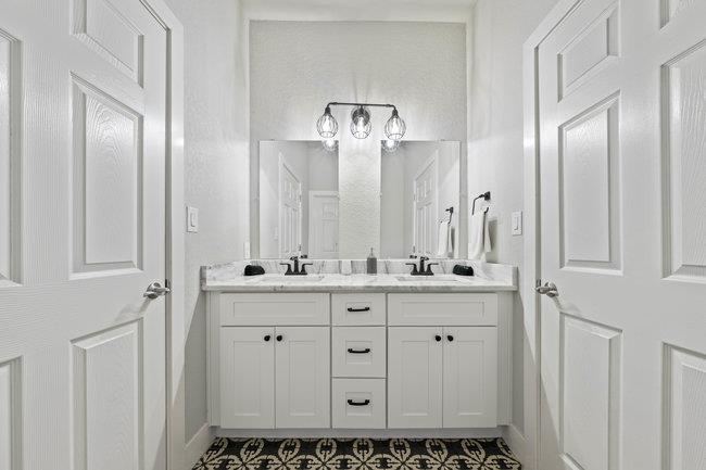 Image 29 of 31 For 422 Woodlawn Ave