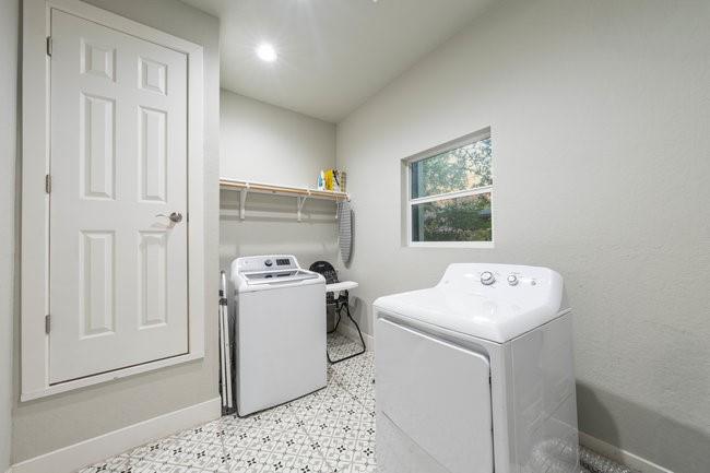 Image 31 of 31 For 422 Woodlawn Ave