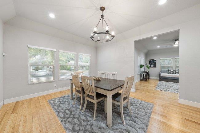 Image 6 of 31 For 422 Woodlawn Ave