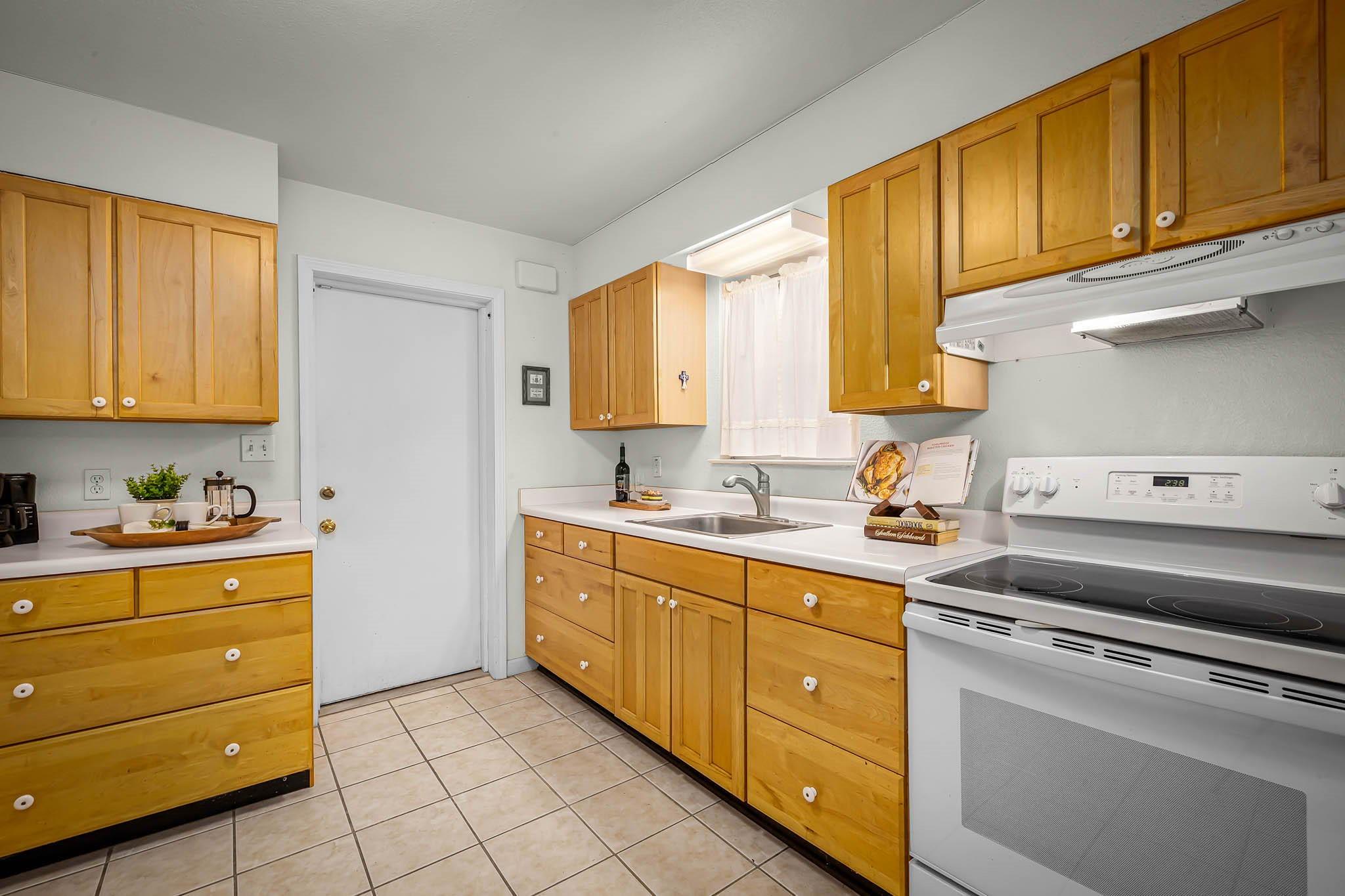 Image 13 of 32 For 101 Edgewater Ter
