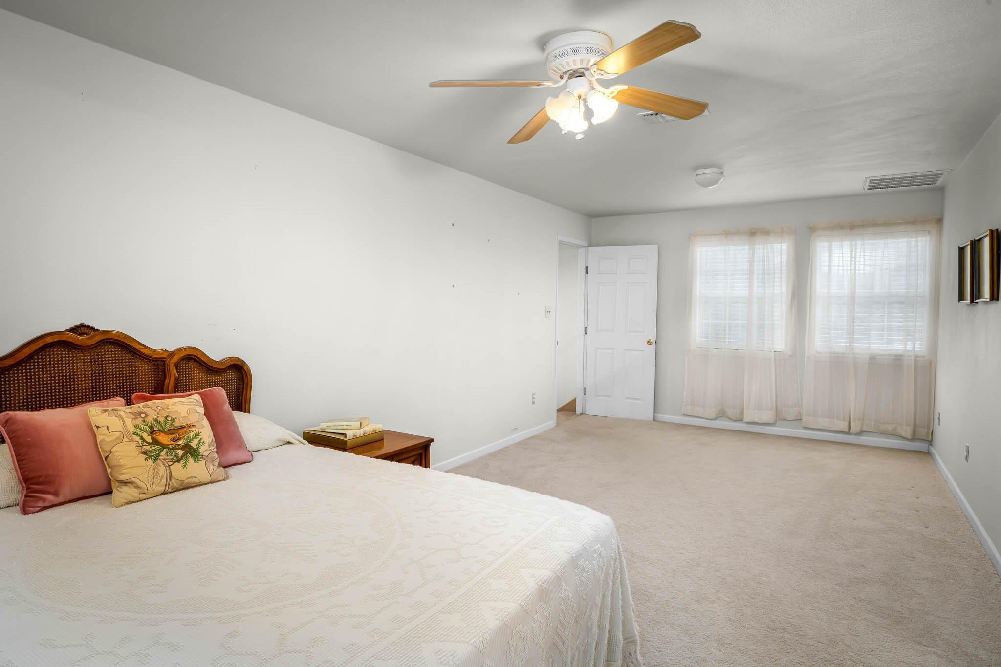 Image 18 of 32 For 101 Edgewater Ter